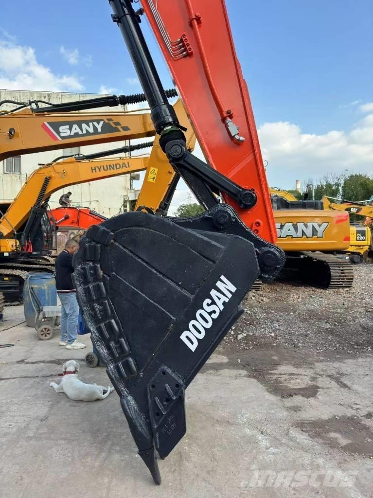 Doosan DX300LC Beltegraver