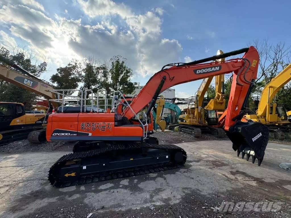 Doosan DX300LC Beltegraver