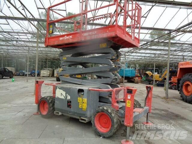 SkyJack SJ 6832 RT Sakselifter