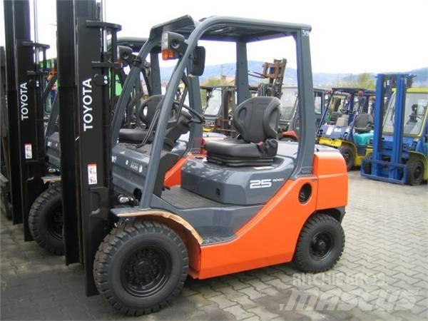 Toyota 02-8FG25 Propan trucker