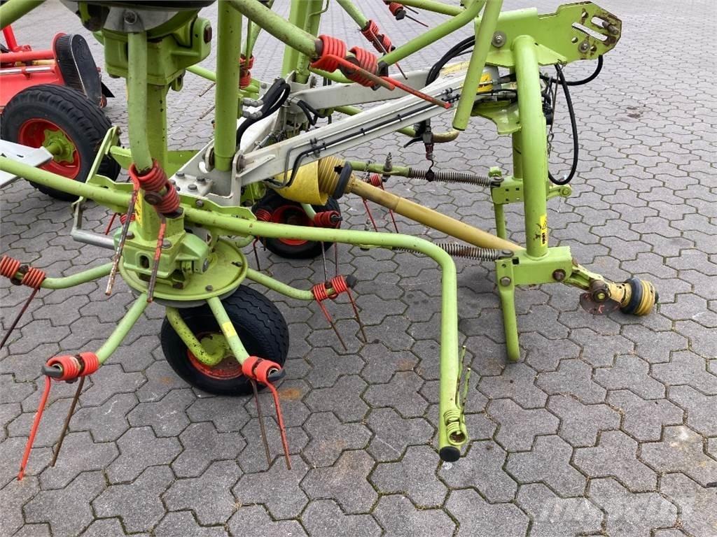 CLAAS Volto 870 Raker og høyvendere