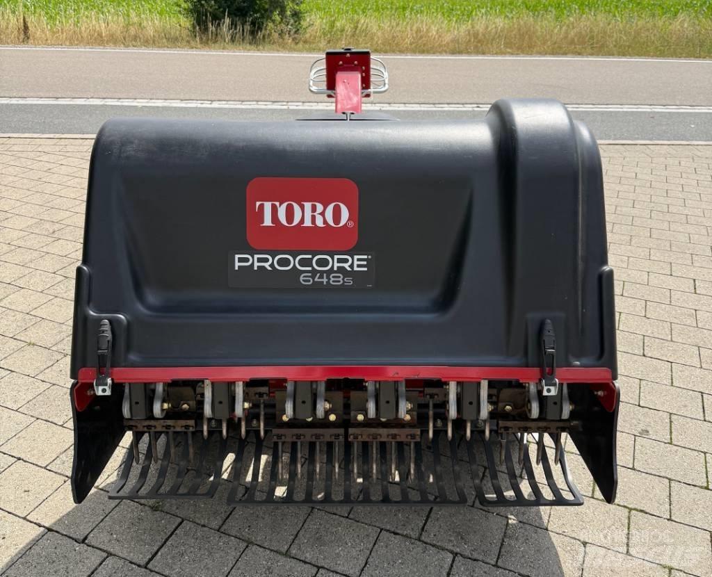 Toro ProCore 648S Plenluftere og vertikalskjærere