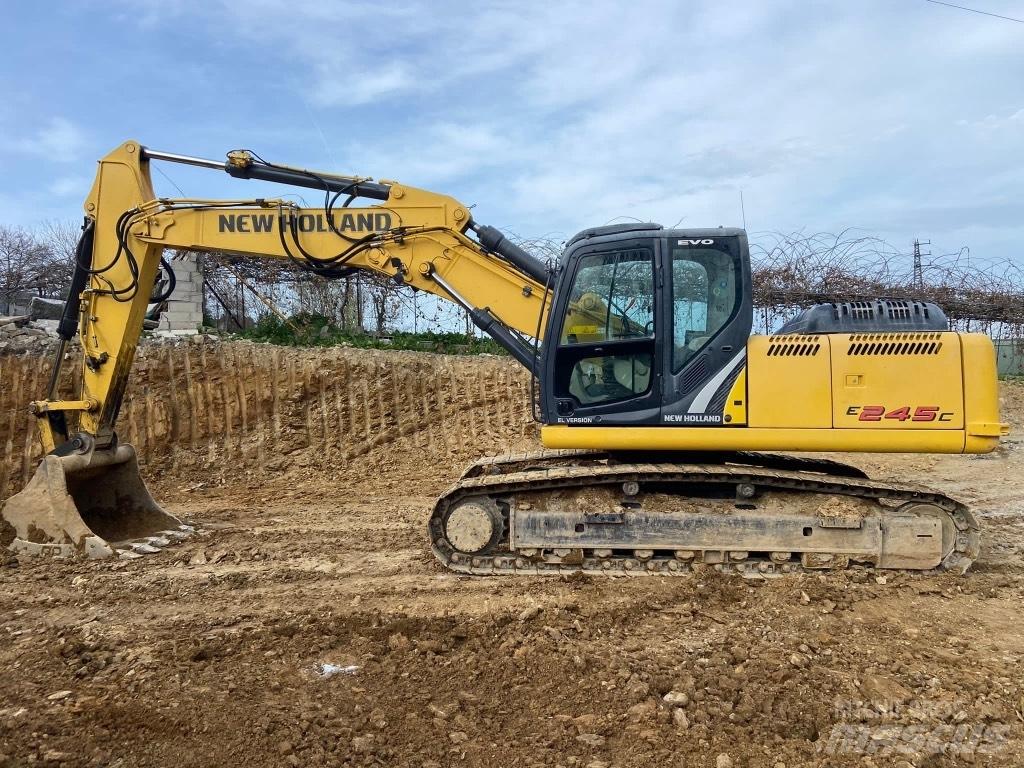 New Holland E245 Beltegraver