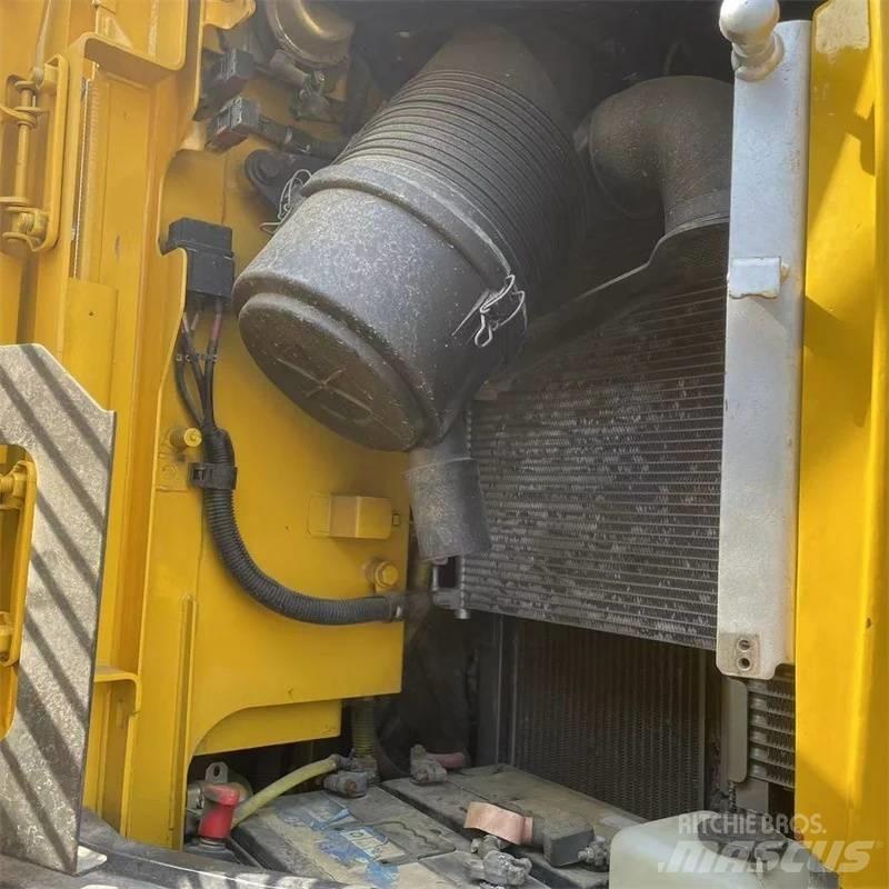Komatsu PC 138 Beltegraver