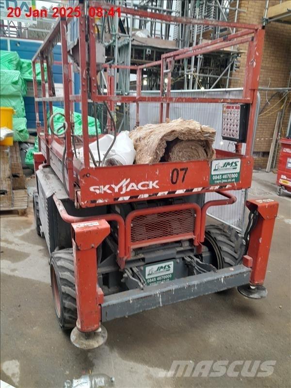 SkyJack 6832 RT Sakselifter