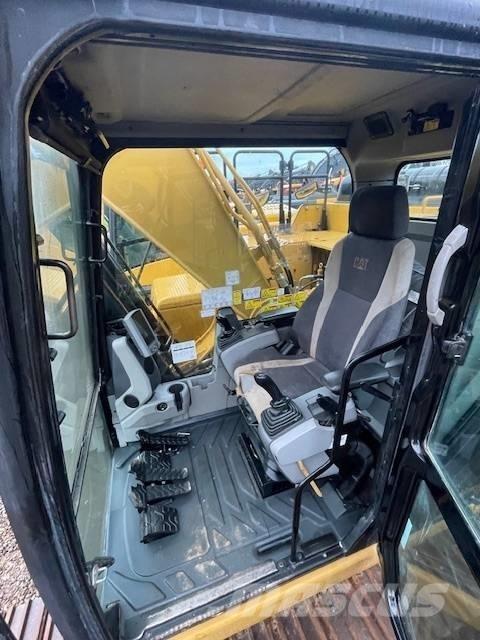 CAT 330FL Beltegraver