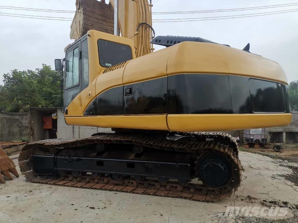 CAT 325C Beltegraver