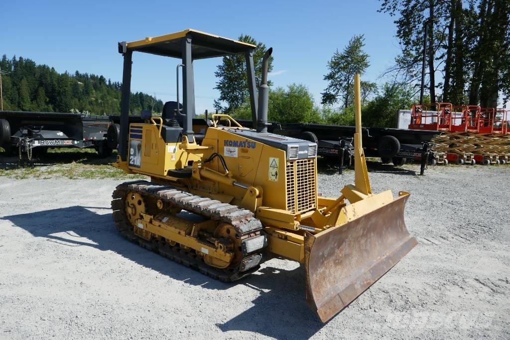 Komatsu D21A-8 Dozere Beltegående