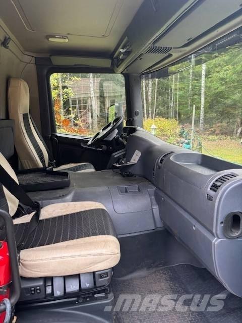 Scania P 230 Skapbiler