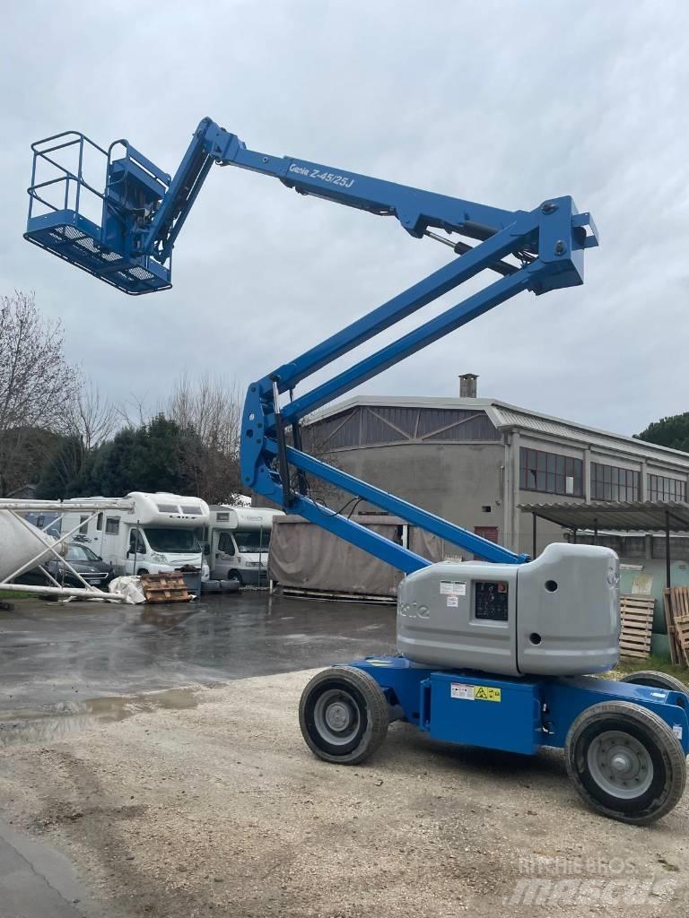 Genie Z 45/25 DC Leddede bomlifter