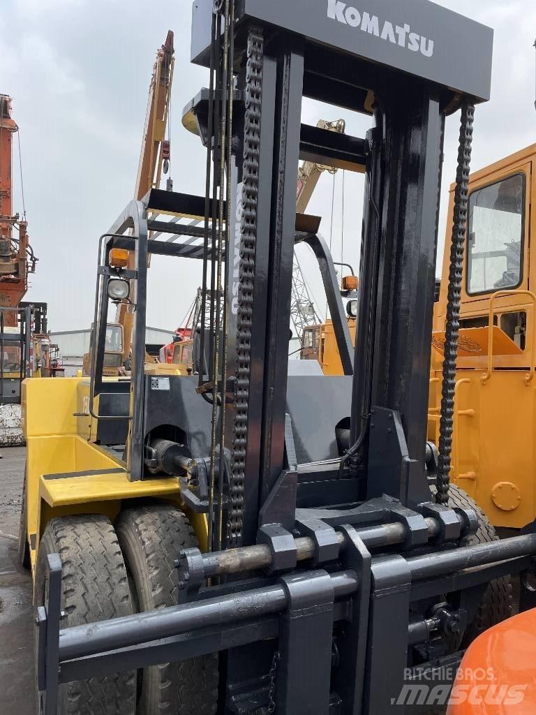 Komatsu 15 Ton Diesel Trucker