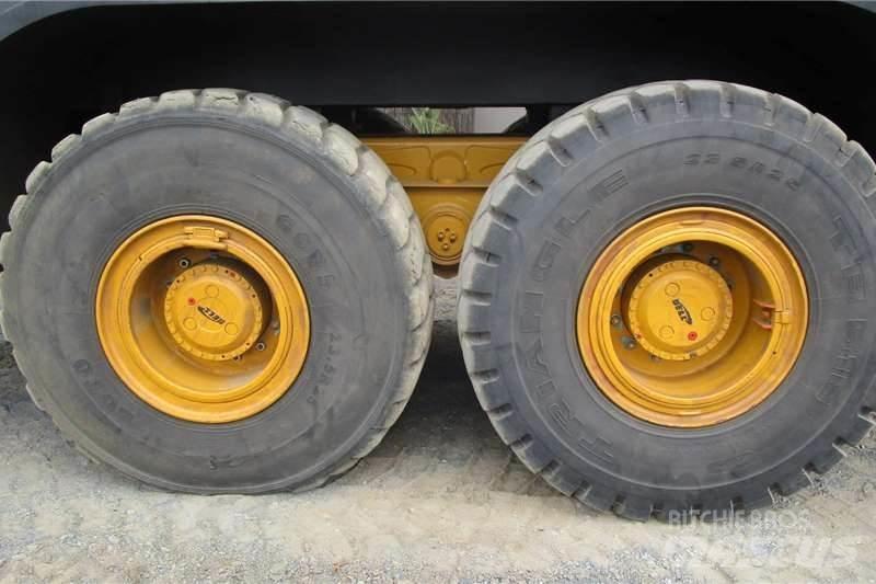 Bell B25D 23000L Andre lastebiler