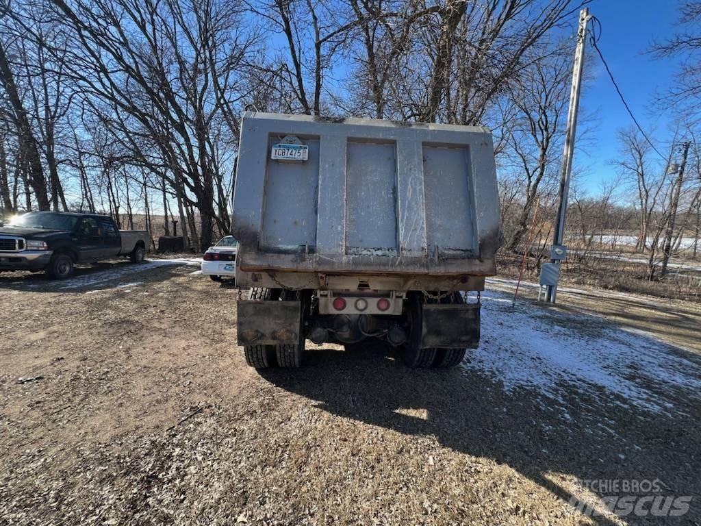 Sterling L 7500 Tippbil