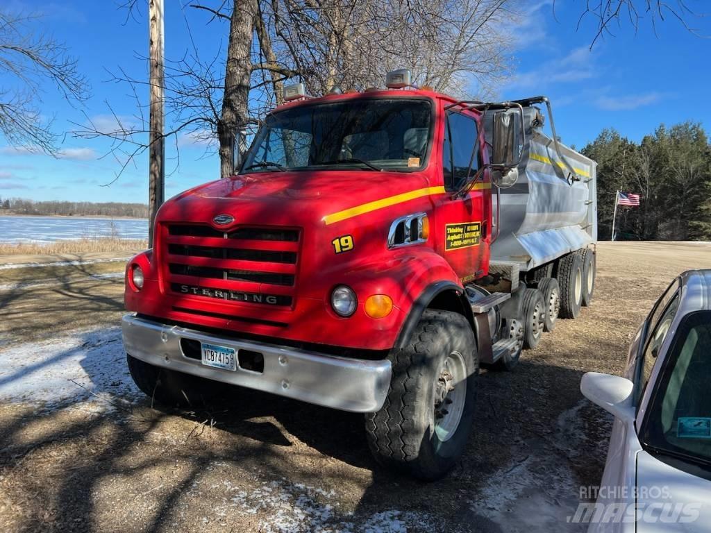 Sterling L 7500 Tippbil