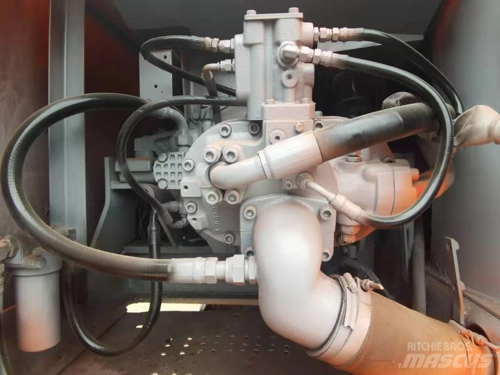 Hitachi EX 200 Beltegraver
