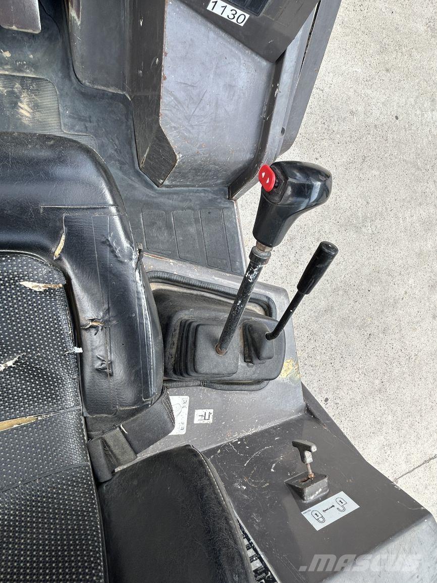 Manitou MH25-4 Terrenggående gaffeltruck