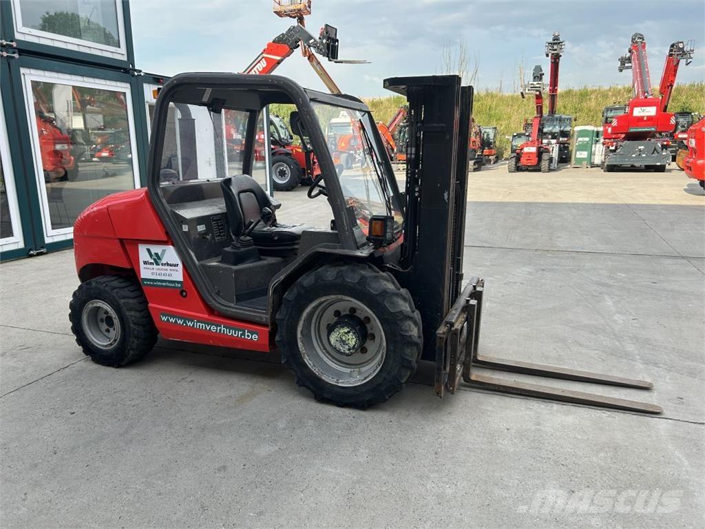 Manitou MH25-4 Terrenggående gaffeltruck