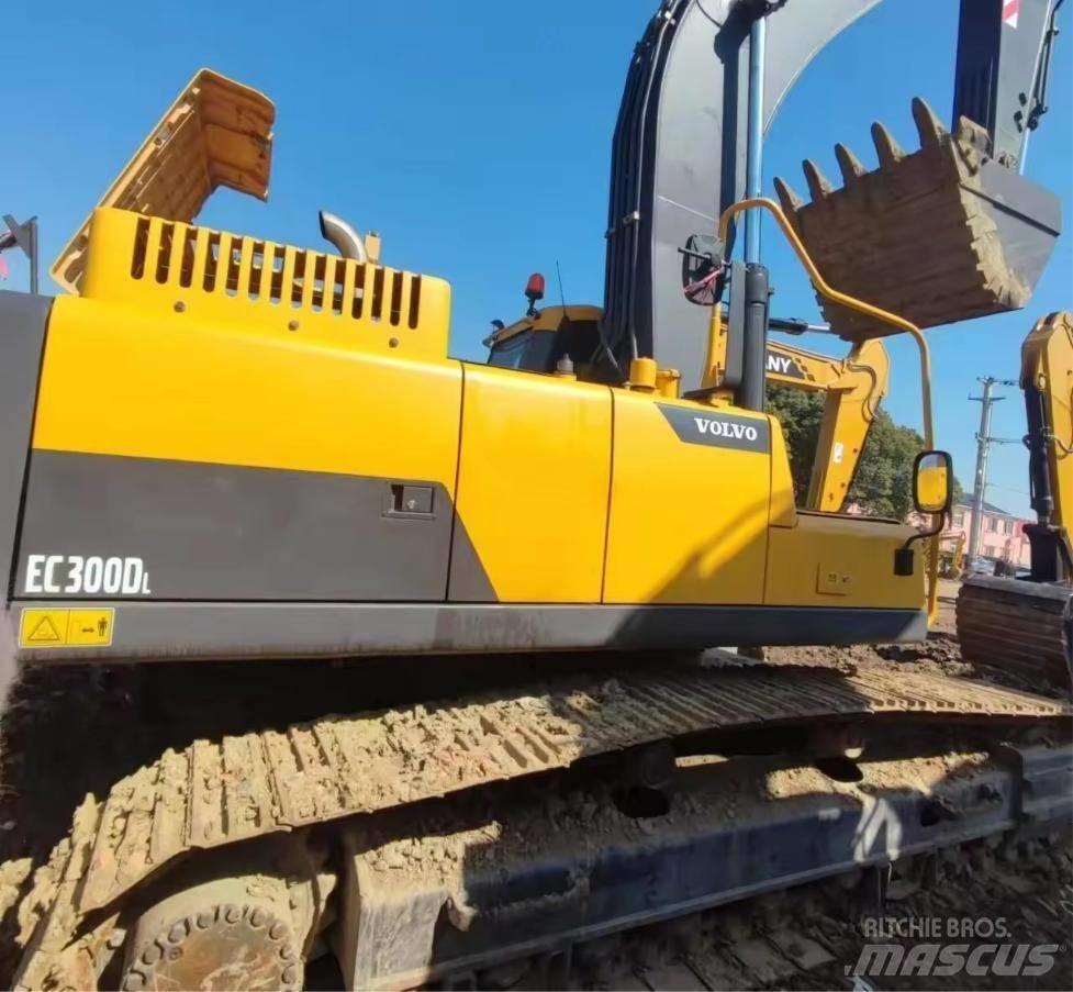 Volvo EC 300 D L Beltegraver