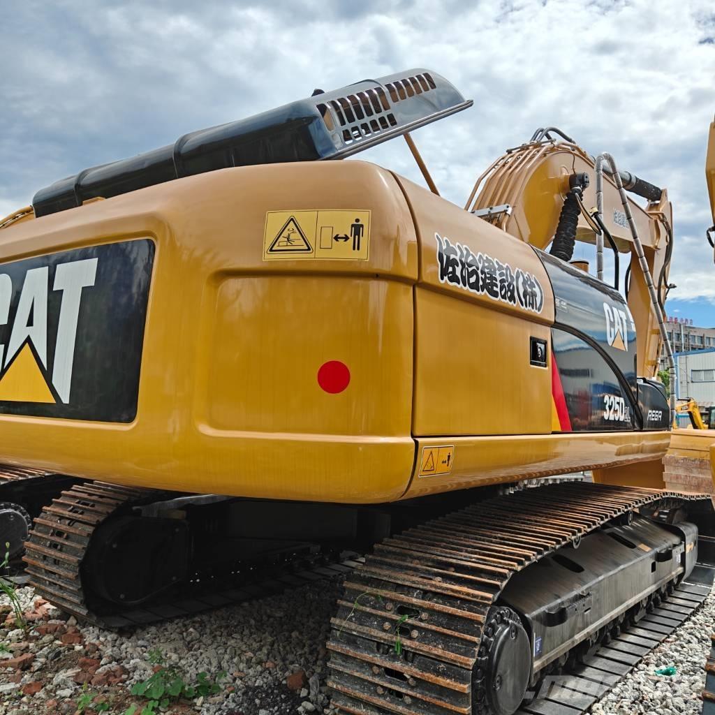 CAT 325D Beltegraver