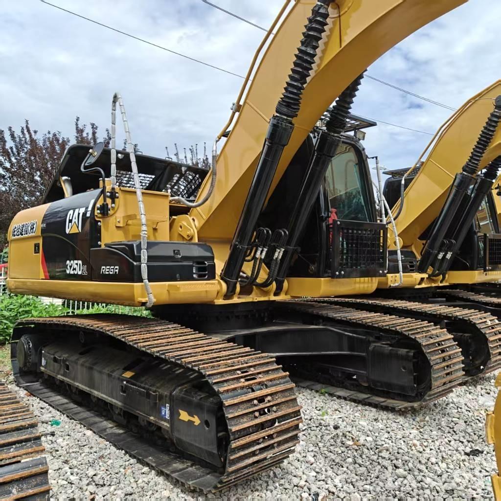 CAT 325D Beltegraver