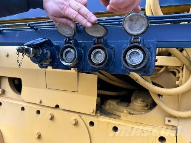 Komatsu D 85 P-18 Dozere Beltegående