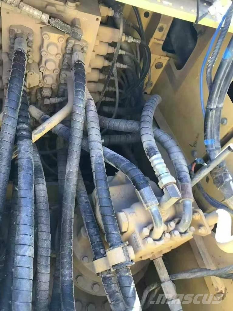 Komatsu PC 210 Beltegraver