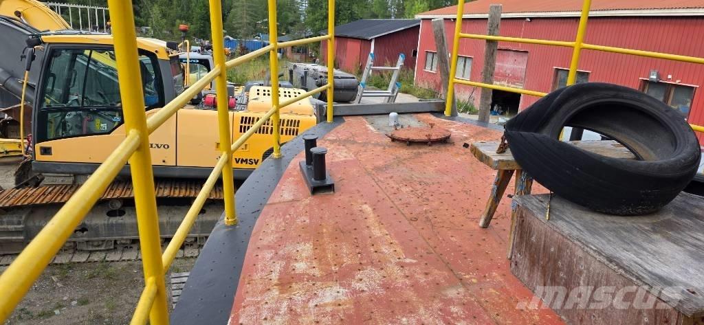  Monni Hinaaja Arbeidsbåter, lektere og pontonger