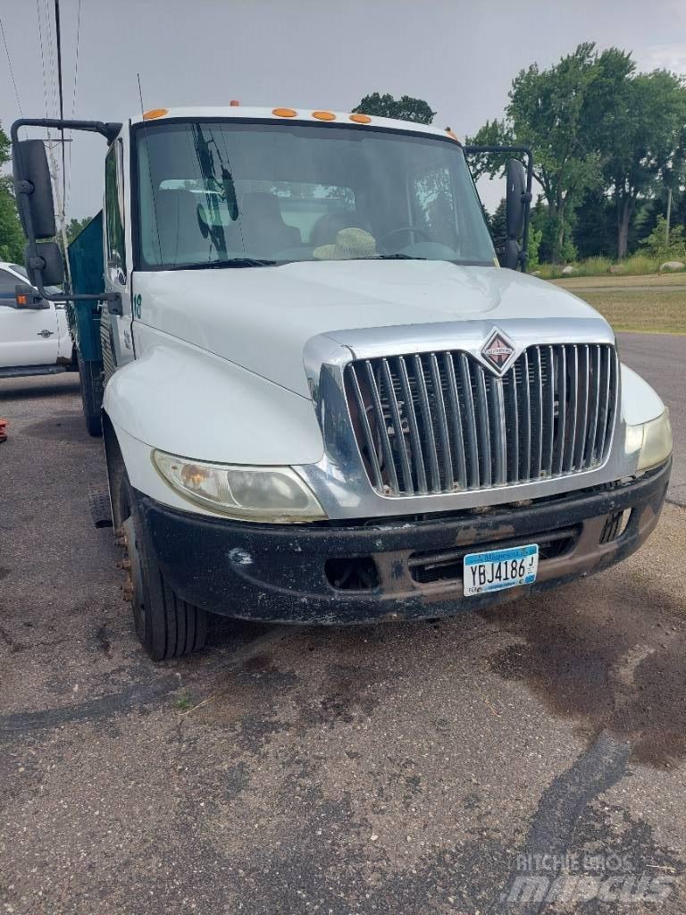 International 4200 Tippbil