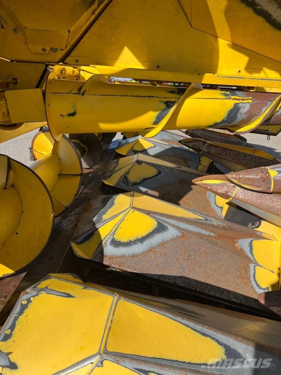 New Holland MF675W Skurtresker tilbehør