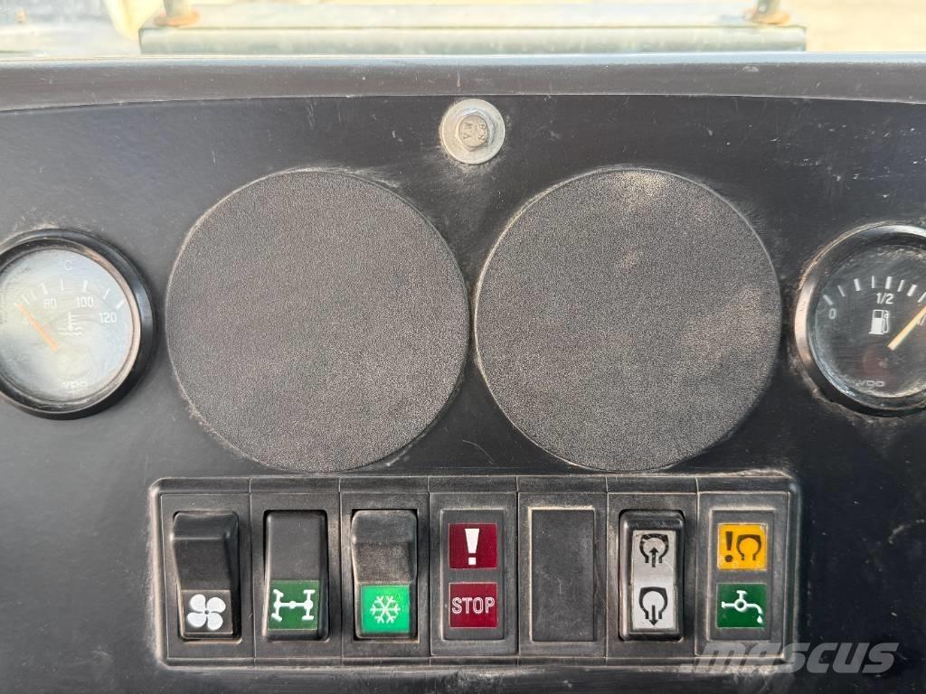 Ammann AP 240 H Gummihjulsvalser
