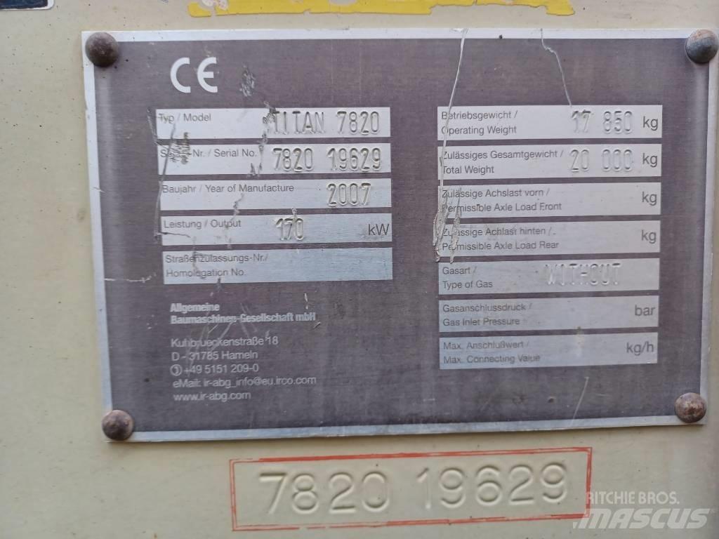 Titan 7820 Asfaltutleggere