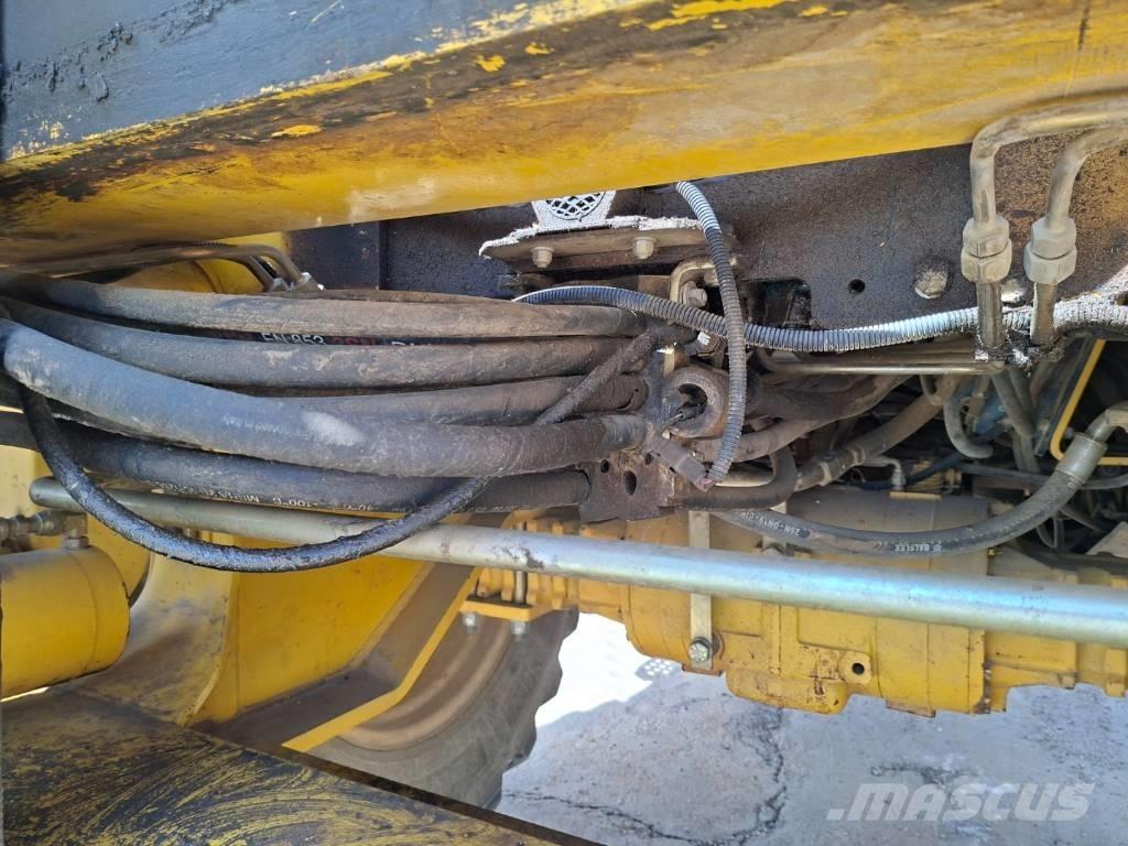 Komatsu WB 91 R Traktorgravere