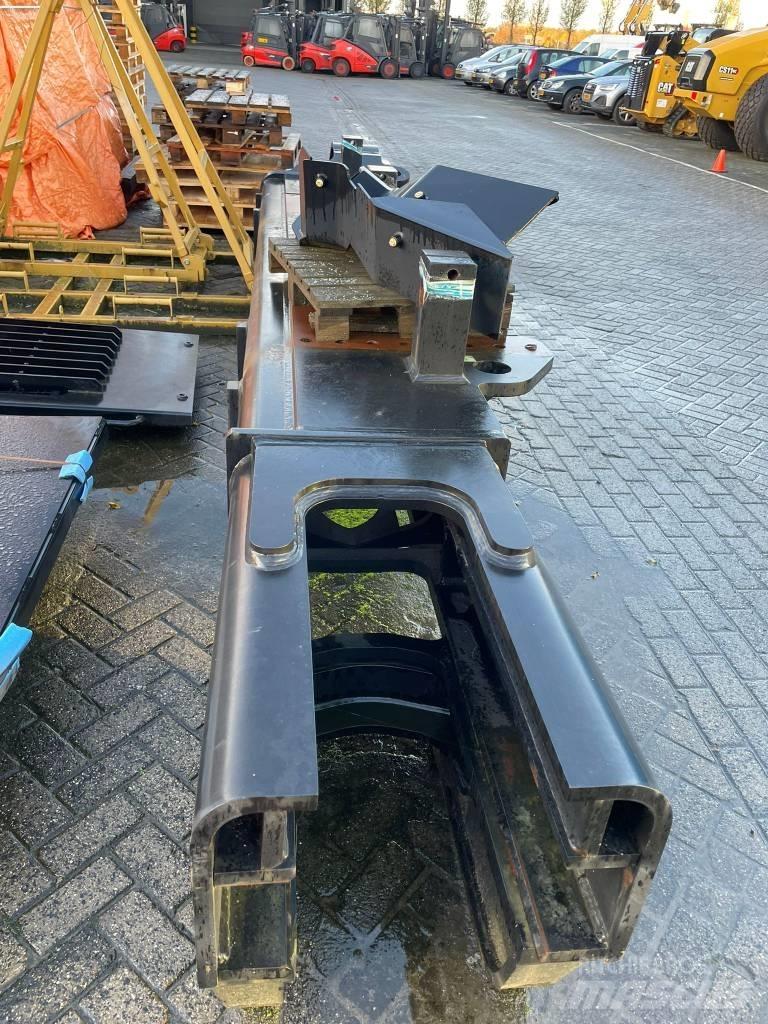 CAT 390 F L Chassis og understell