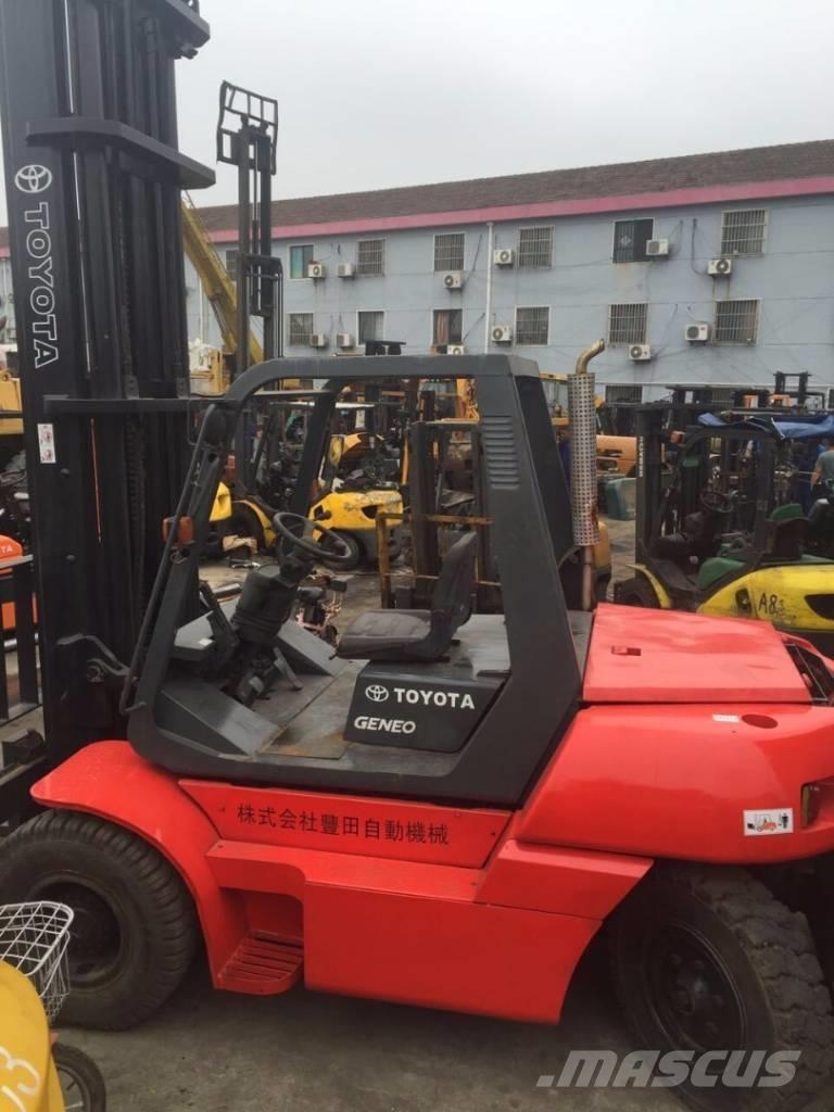 Toyota 8 Ton Diesel Trucker