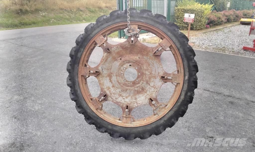 Kleber 8.3R44 Dekk, hjul og felger