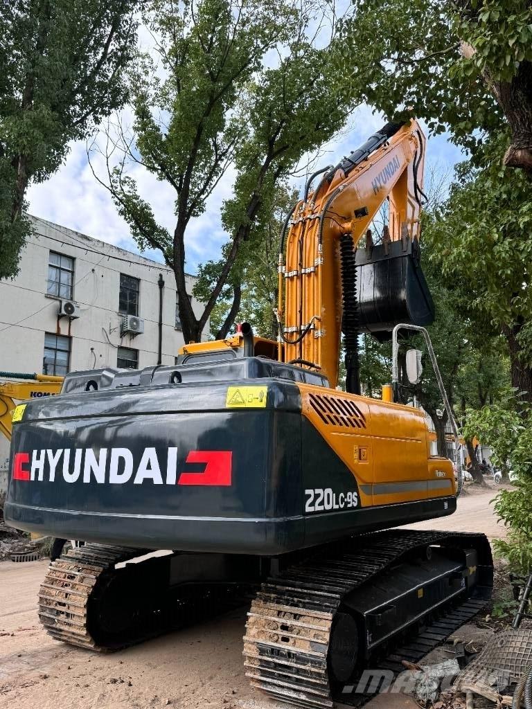 Hyundai 220LC-9S Midigravere 7 - 12t