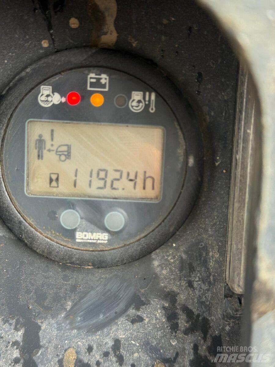 Bomag  Hjullaster til komprimering