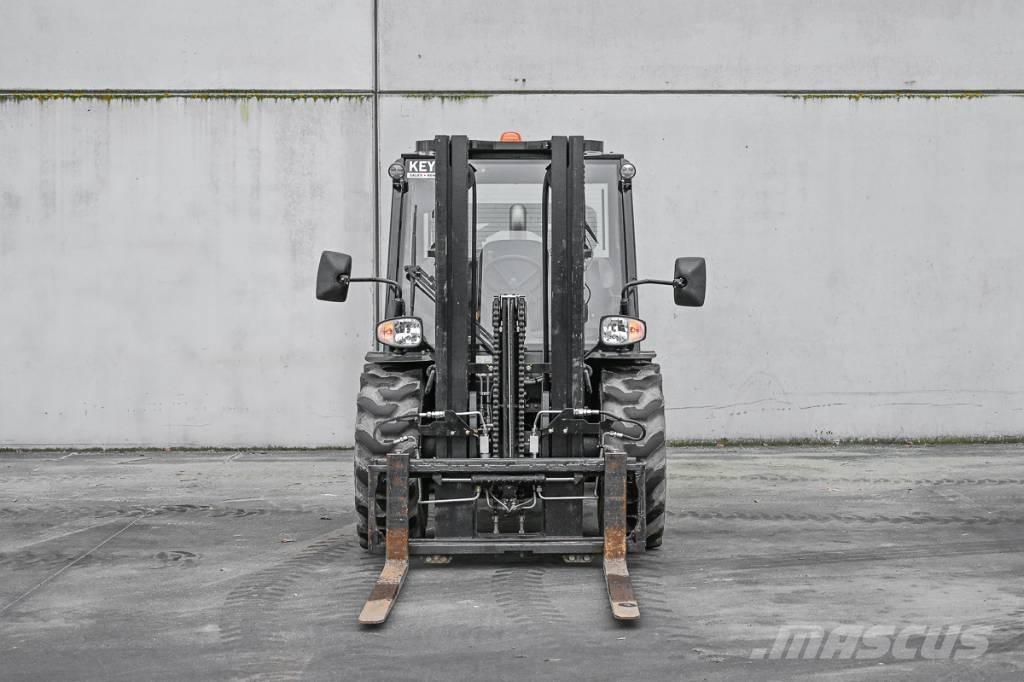 Manitou MC 25-4 Diesel Trucker