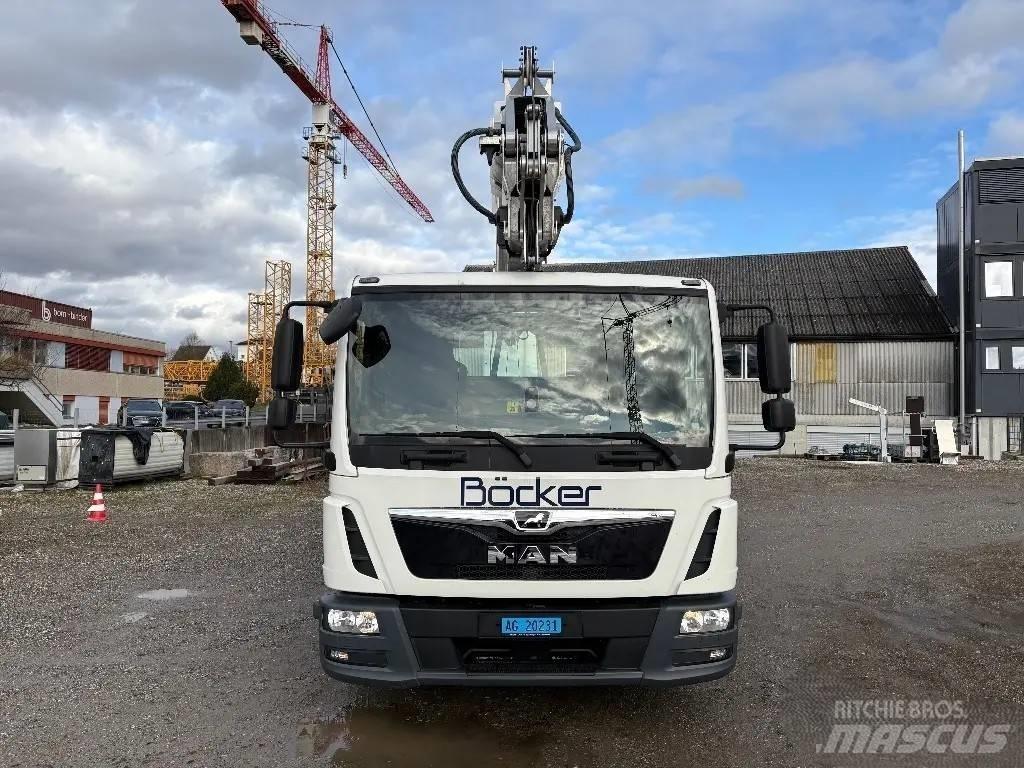 Böcker AK 37/4000 Røff terreng kraner