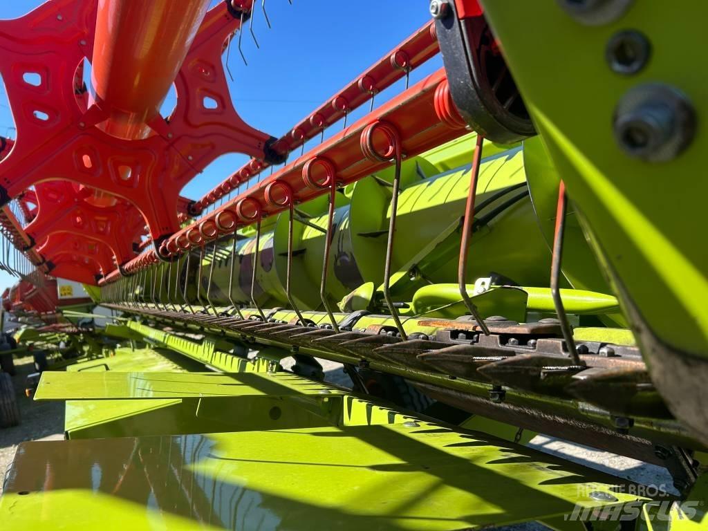 CLAAS Tucano 440 Skurtreskere