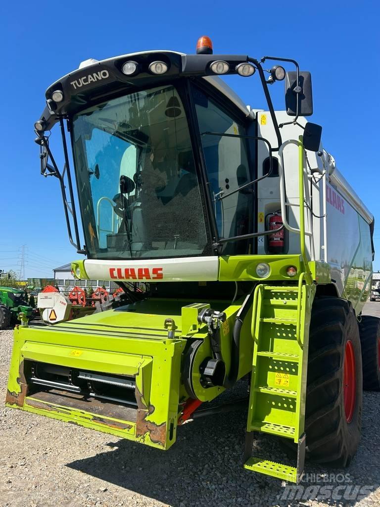 CLAAS Tucano 440 Skurtreskere