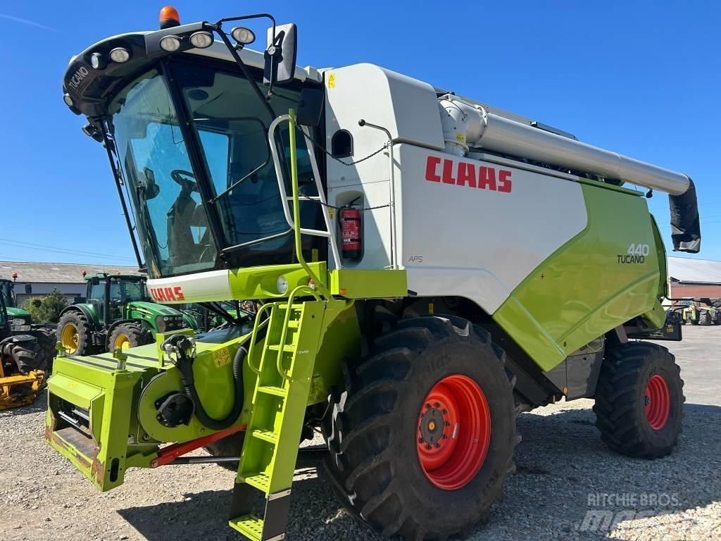 CLAAS Tucano 440 Skurtreskere