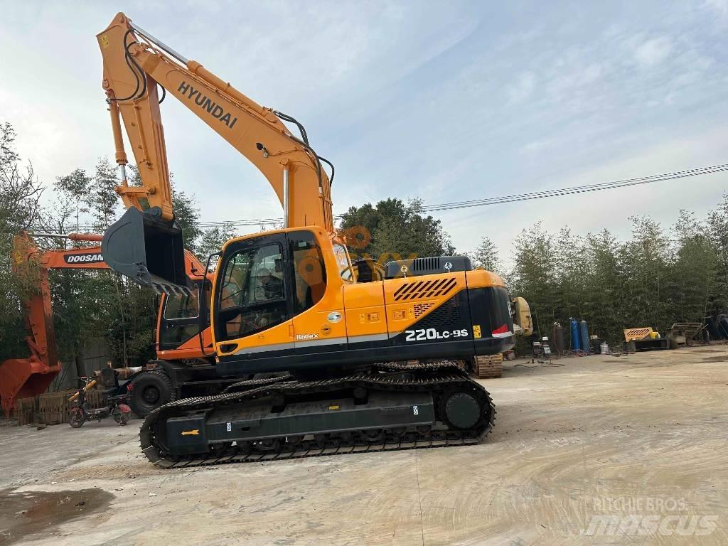 Hyundai R220 Beltegraver