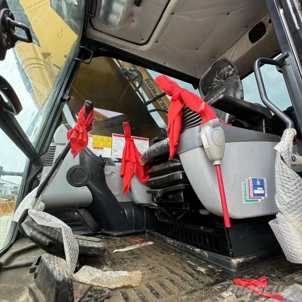 Komatsu PC 220-8 Beltegraver