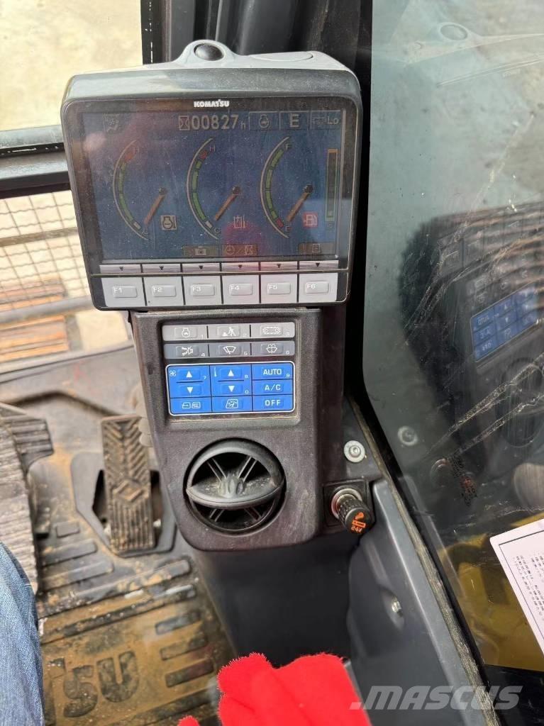Komatsu PC 220-8 Beltegraver