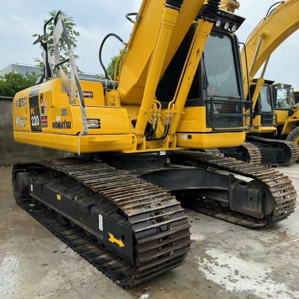 Komatsu PC 220-8 Beltegraver