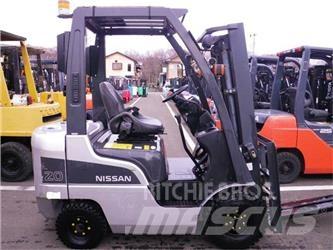 Nissan NP1F1M20J Propan trucker