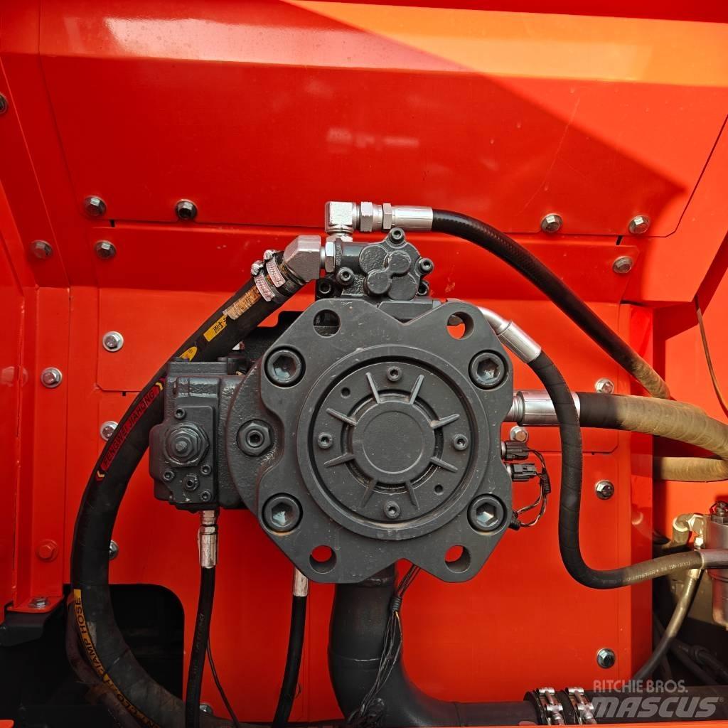 Doosan DX300LC-9C Beltegraver
