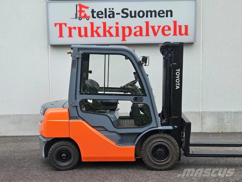Toyota 02-8 FDF 25 Diesel Trucker