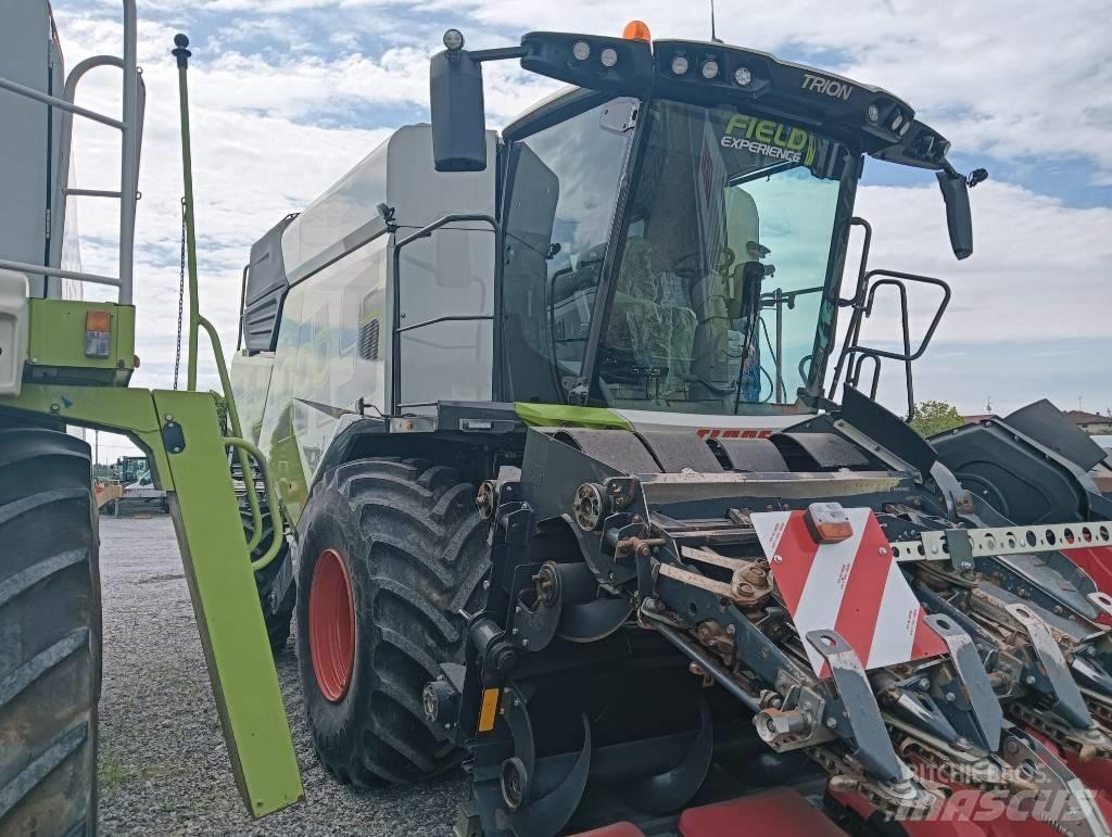 CLAAS TRION 750 Skurtreskere